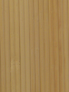 Bambusová roleta s mikrožebrováním lepená na textil. Mikrožebra jsou ve vzdálenosti 2mm od sebe.
